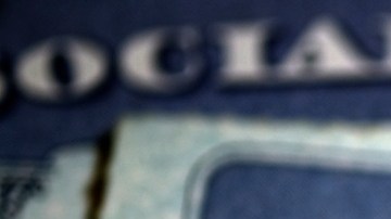 Los ajustes del COLA a los beneficiarios del Seguro Social y el SSDI se aplicarán a partir de enero de 2026.