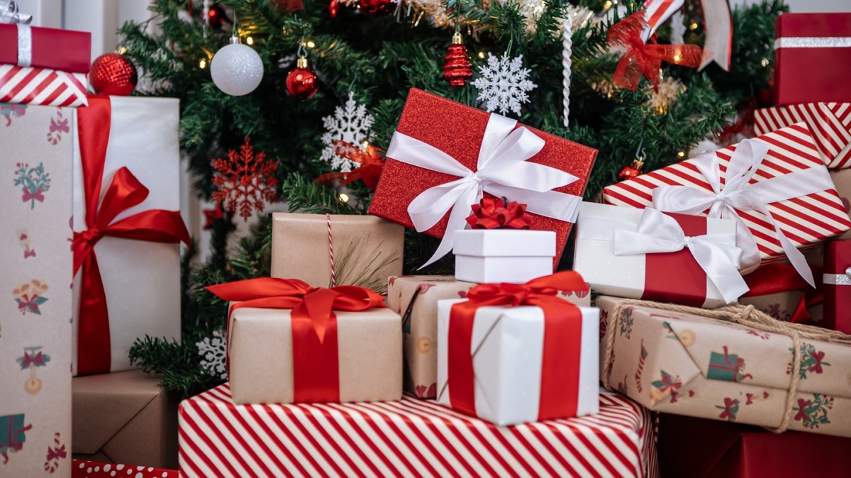 Los aranceles de Trump encarecen regalos navideños en $1,200 por familia