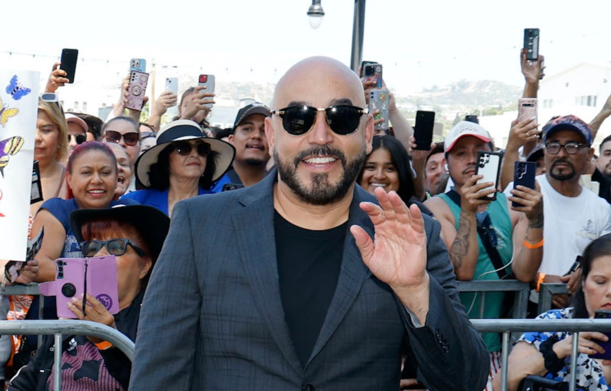 Lupillo Rivera cuenta si hubo boda con su novia Taina Pimentel