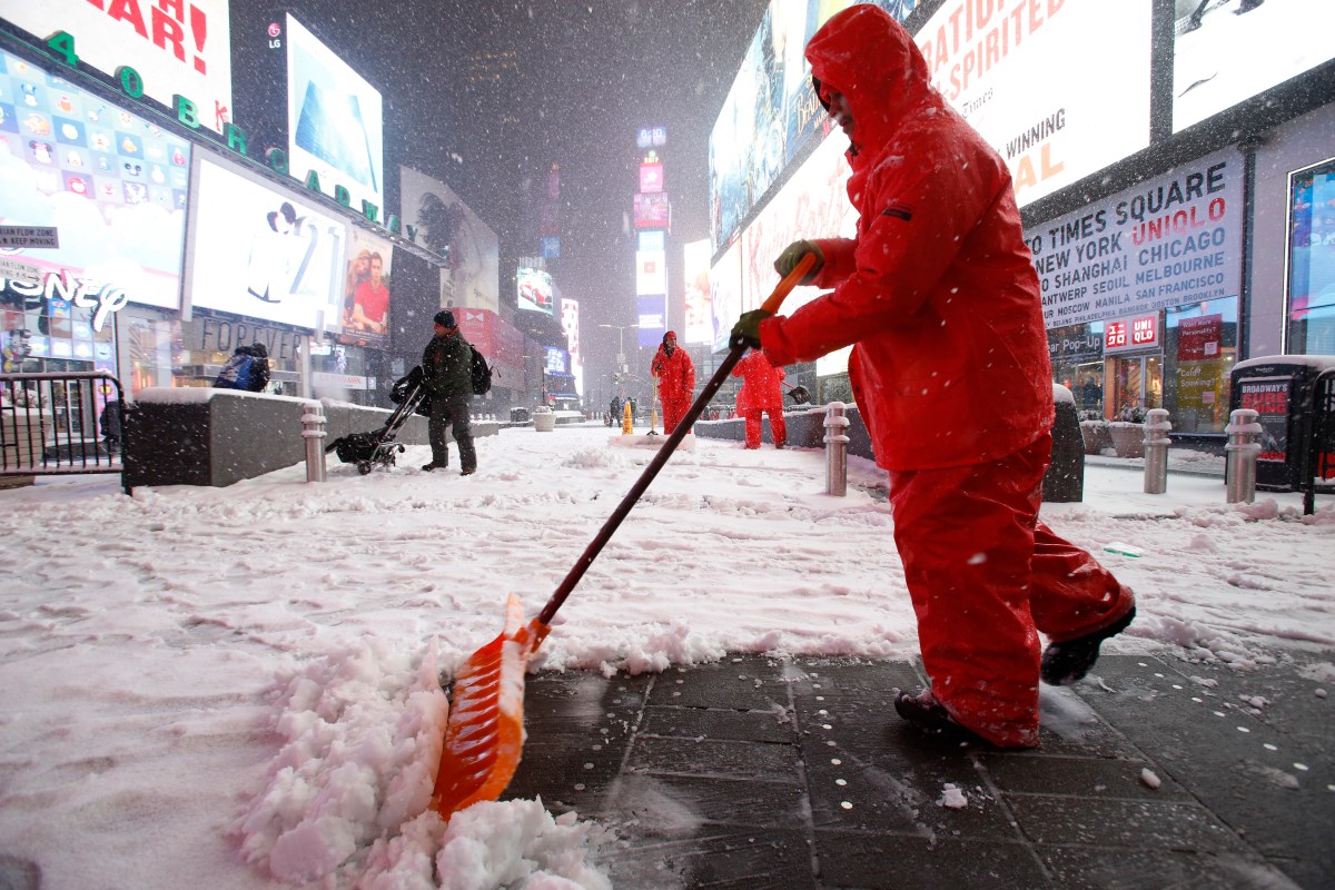 NYC abre inscripción para trabajos de limpieza de nieve en invierno