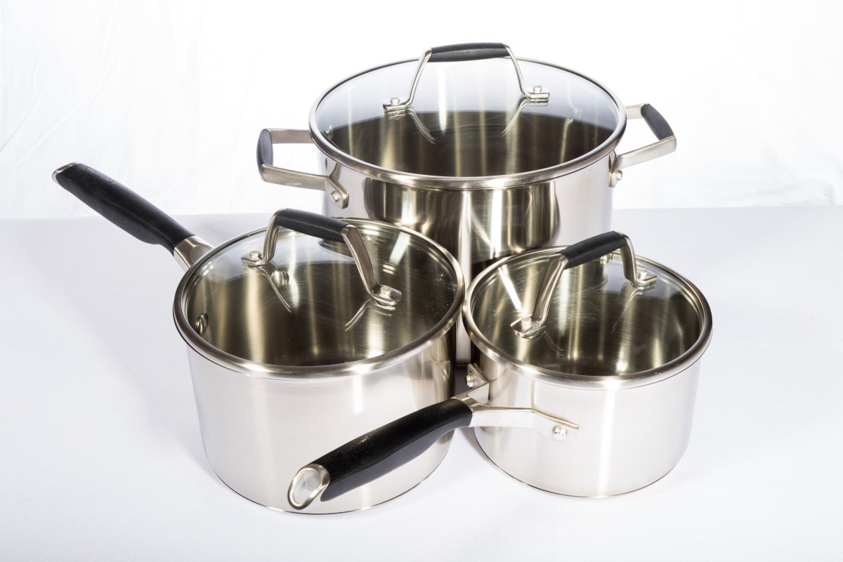 Town Food Service llama a devolver las cacerolas de aluminio por el riesgo de que filtren plomo a los alimentos