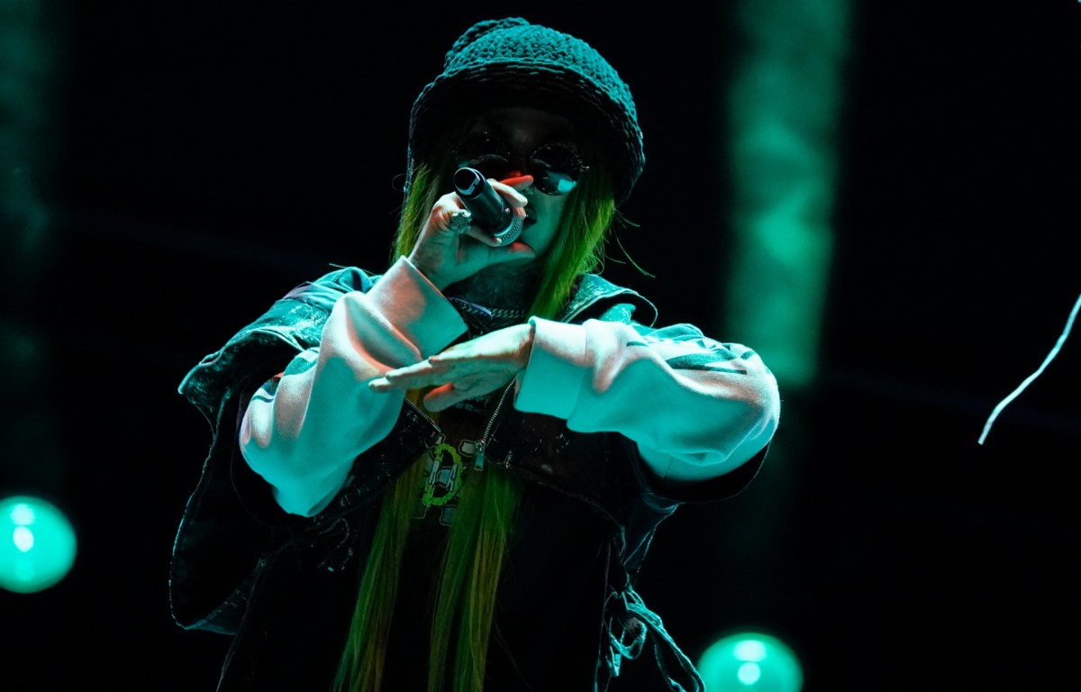 El drama del voto a Trump: Snow Tha Product convierte las tensiones familiares en éxito musical con ‘SABADO’