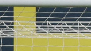 El delantero del Barça Lamine Yamal (2d) celebra tras anotar el segundo gol de su equipo este domingo, durante el partido de la jornada 17 de LaLiga EA Sports, que disputan Villarreal CF y el FC Barcelona en el Estadio de la Cerámica.