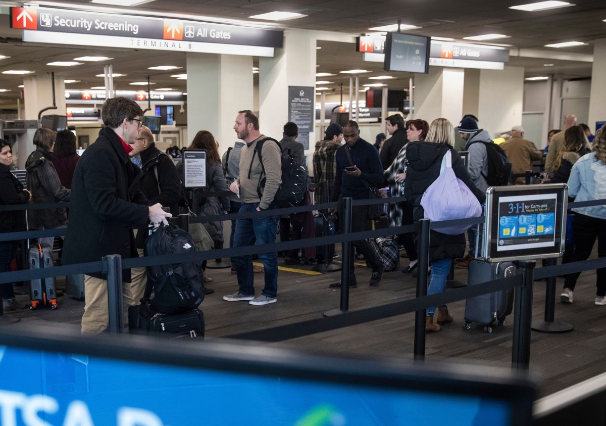 Esta es la tarifa que deberán pagar pasajeros sin Real ID en los aeropuertos de EE.UU.