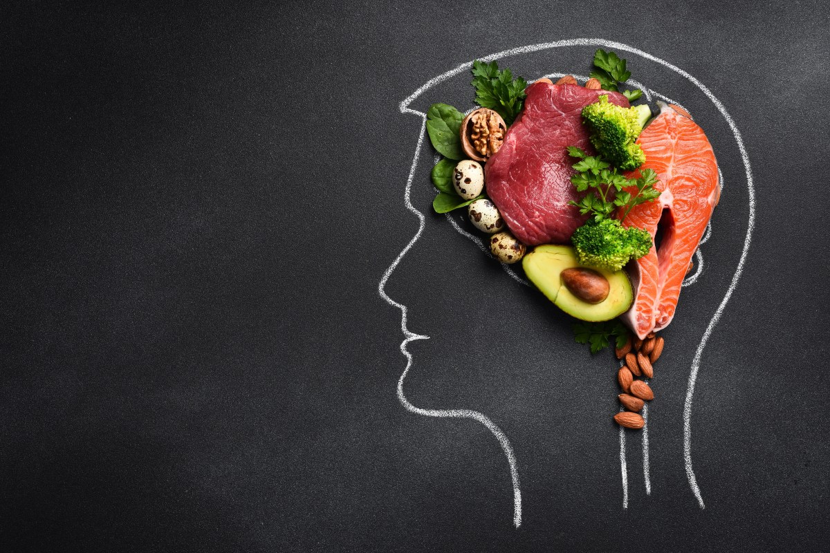 Tu cerebro también come: descubre cinco alimentos que lo mantienen joven y activo