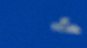 El defensa uruguayo del FC Barcelona, Ronald Araujo, durante el entrenamiento abierto al público, que realiza la plantilla barcelonista en el Estadio Johan Cruyff para preparar el primer compromiso del año, que será el 3 de enero en Cornellà-El Prat, un derbi ante el Espanyol.