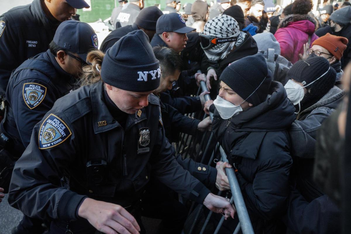 Organizaciones llaman a resistir ante ICE tras arrestos en protesta en Chinatown