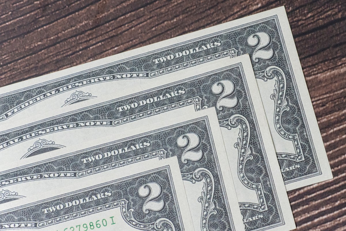 Cajero de banco revela 9 razones por las que no deberías pedir billetes de $2 dólares