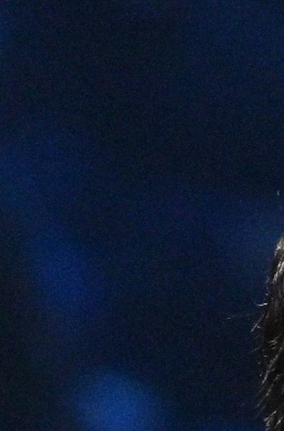 Roberto Carlos es entrevistado por el actor Danny Ramírez durante el sorteo de la Copa Mundial de fútbol.