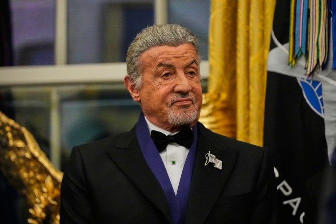 Trump entrega medallas del Centro Kennedy y reivindica su influencia sobre el prestigioso programa