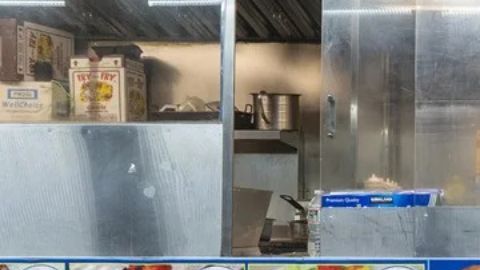 Sabor y Resiliencia en cada esquina: La comida callejera de Nueva York, un tributo al esfuerzo y el alma inmigrante detrás de cada tamal y hot dog.