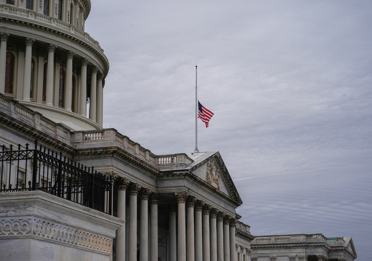 Jefe del Comando Sur explica al Congreso los ataques cerca de Venezuela en medio de fuerte escrutinio