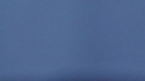 Un aficionado en la grada lleva una bufanda con la imagen del portugués Cristiano Ronaldo.