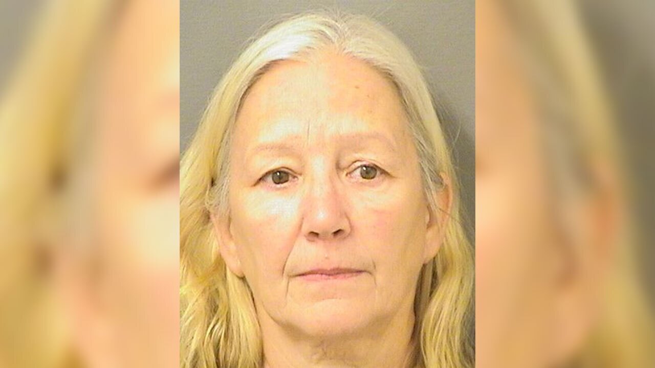 Mujer de Florida es acusada de matar a su madre con Parkinson luego de ...