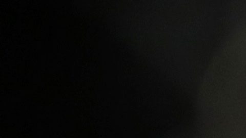 Henry Cejudo celebra tras su combate por el campeonato de peso mosca.