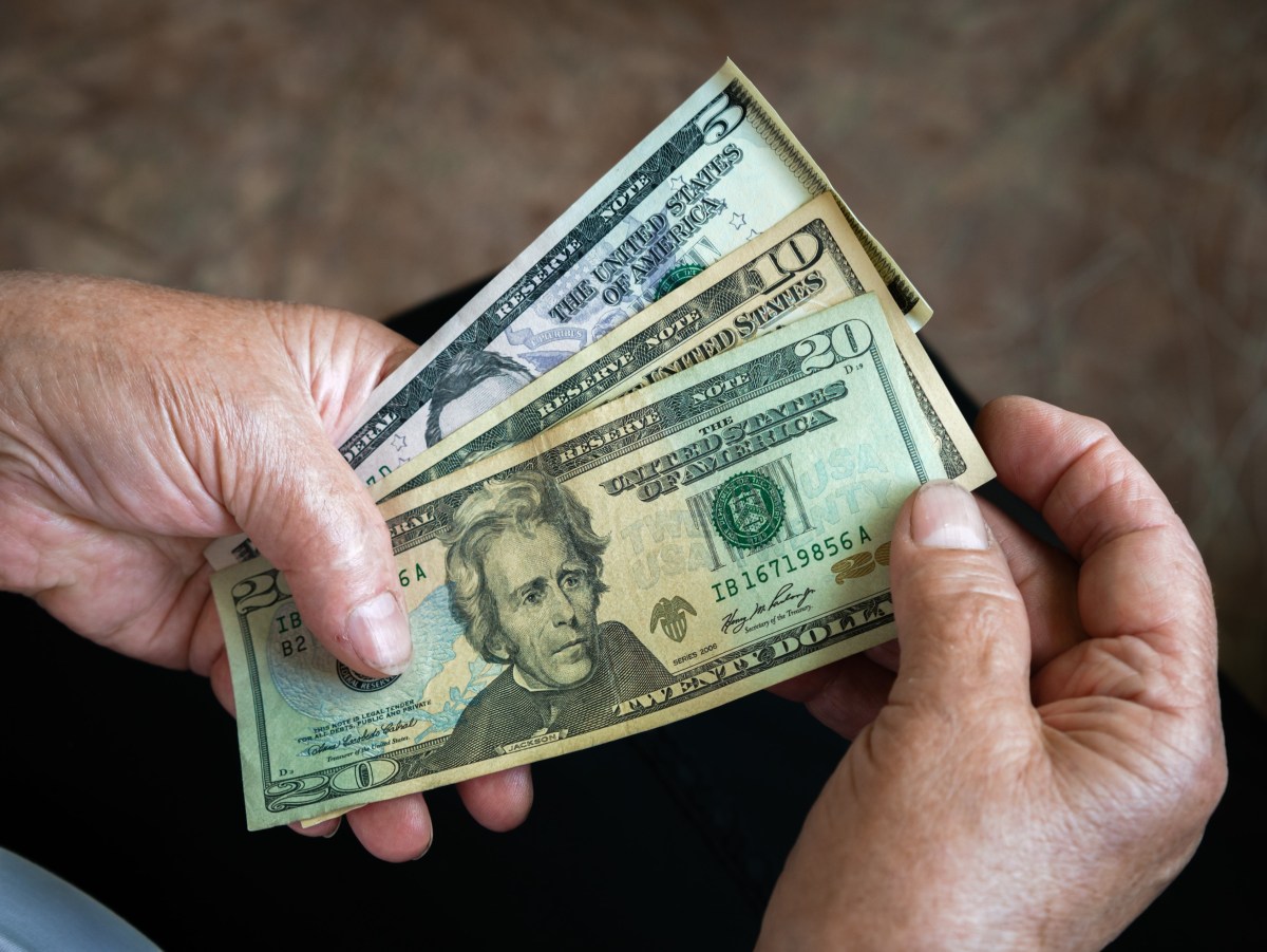 La principal razón por la que muchos jubilados se quedan sin dinero