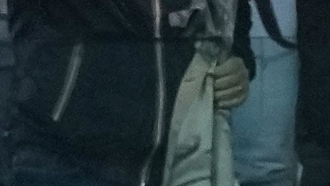 Dusan Vlahovic, de la Juventus, a la izquierda, celebra tras marcar el primer gol de su equipo durante el partido de fútbol de la fase inicial de la Liga de Campeones entre la Juventus y el Sporting CP en Turín, Italia, el martes 4 de noviembre de 2025.