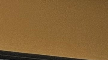 María Durán ganó una canasta con productos para la familia en la rueda de la fortuna.