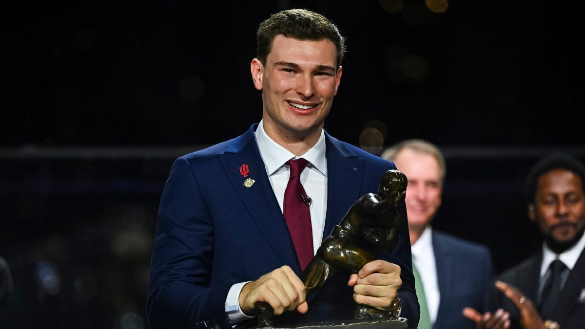 Sabor cubano en Nueva York: Fernando Mendoza conquista Trofeo Heisman como mejor de la NCAA