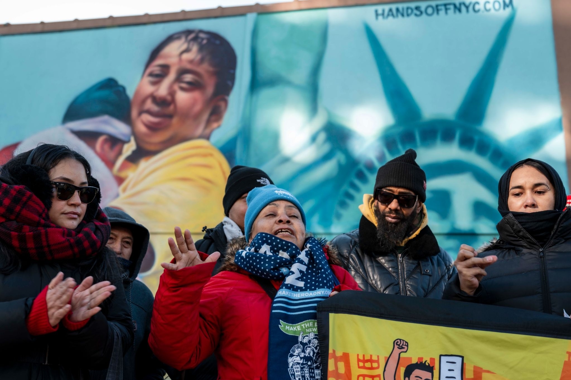 Bushwick’s New Mural Says We’ll Back Migrant Neighbors, Even as ICE Steps Up