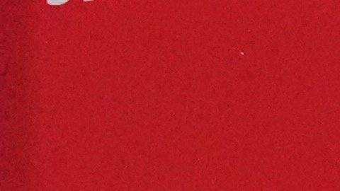 Jake Paul cae a la lona tras ser golpeado por Anthony Joshua.