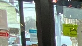 Seneida Vergara ganó una canasta con productos para la familia.