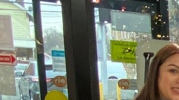 Seneida Vergara ganó una canasta con productos para la familia.