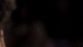 El base de los New Orleans Pelicans, José Alvarado (15), y el pívot de los Phoenix Suns, Mark Williams (15), se enzarzan en una pelea.