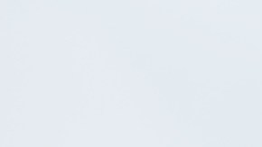 El procedimiento consiste en instalar una aplicación en dos dispositivos: el teléfono viejo, que actuará como cámara, y el celular actual, que funcionará como monitor.