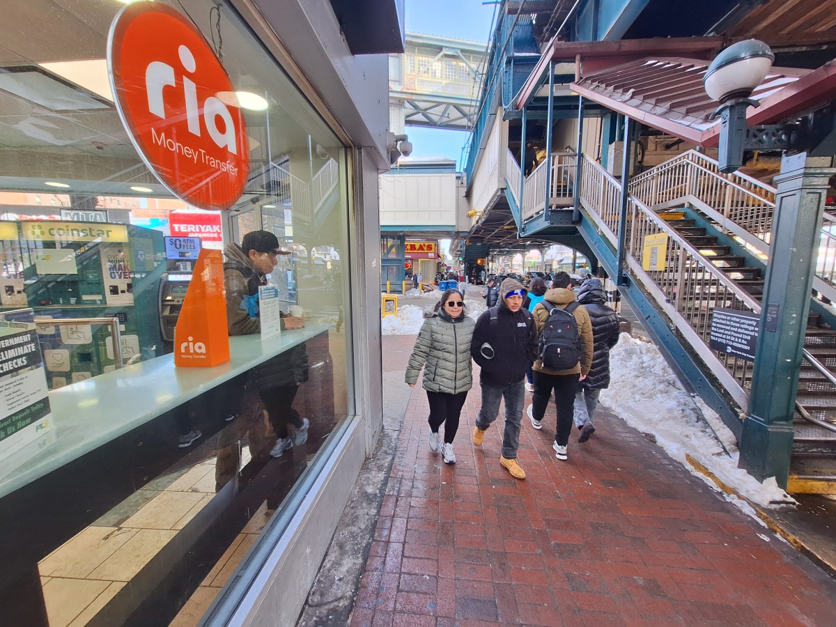 Legisladores de Nueva York allanan el camino para un salario mínimo de $30 por hora