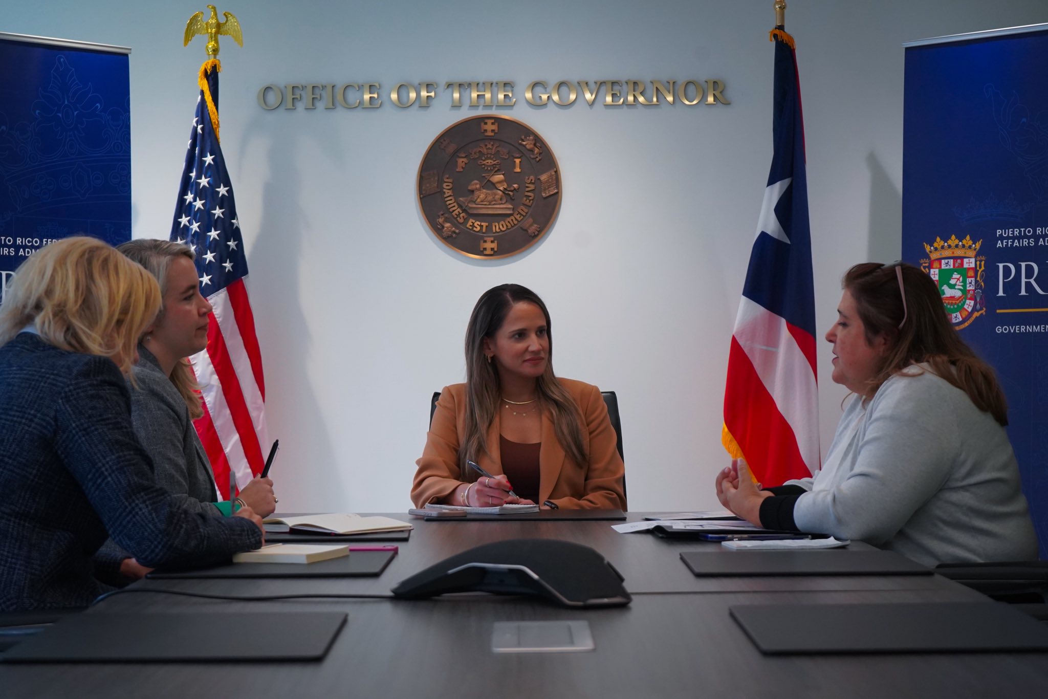 Gobernadora de Puerto Rico discute con congresistas potencial proyecto ...