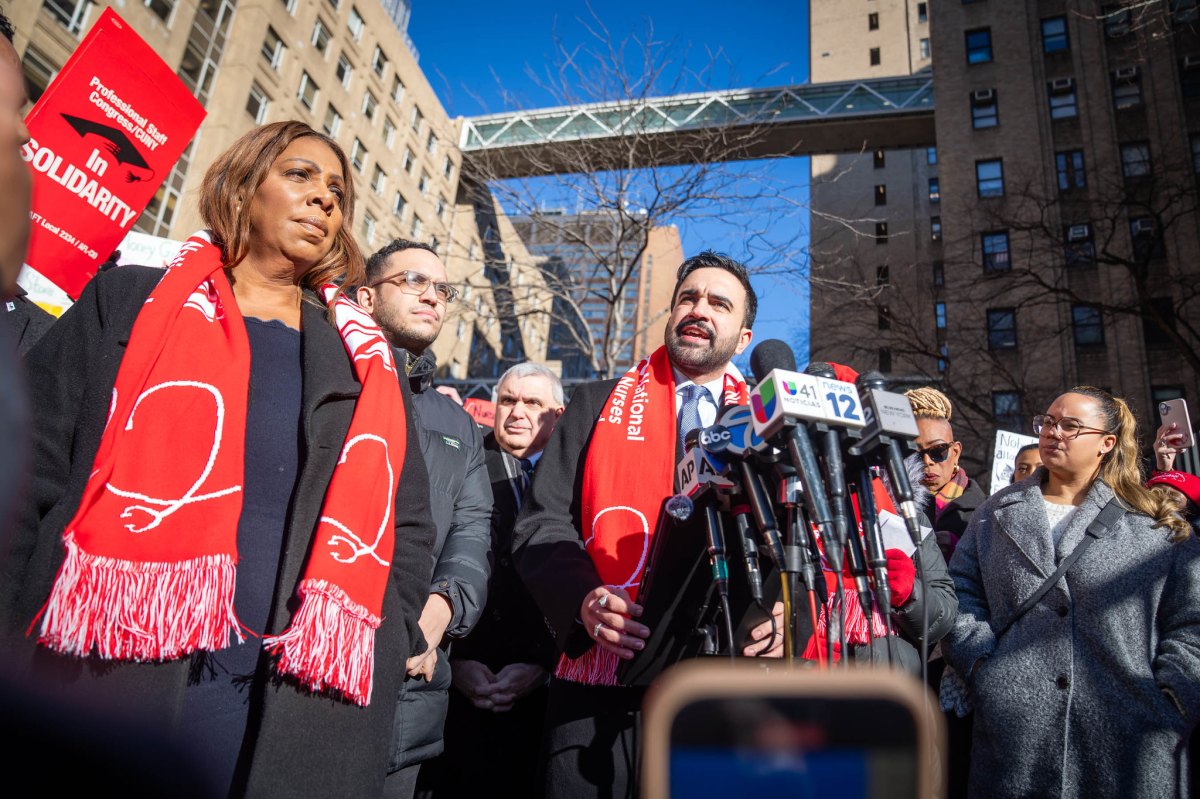 Nueva York declara emergencia por “previsión de desastre” por huelga de enfermeras