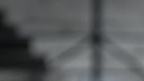 Javier Correa (i) de Colo Colo disputa un balón con Carlos Zambrano de Alianza Lima este domingo, en un partido amistoso entre Colo Colo y Alianza Lima en el estadio Alfredo Víctor Viera en Montevideo.