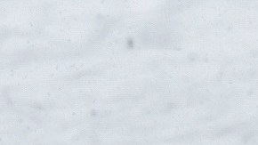 Chicos juegan con la nieve en un sector de Brooklyn.