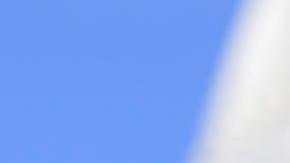 Fotografía del 22 de enero de 2026 del congresista demócrata por Florida Maxwell Frost hablando durante una rueda de prensa en Washington (Estados Unidos).