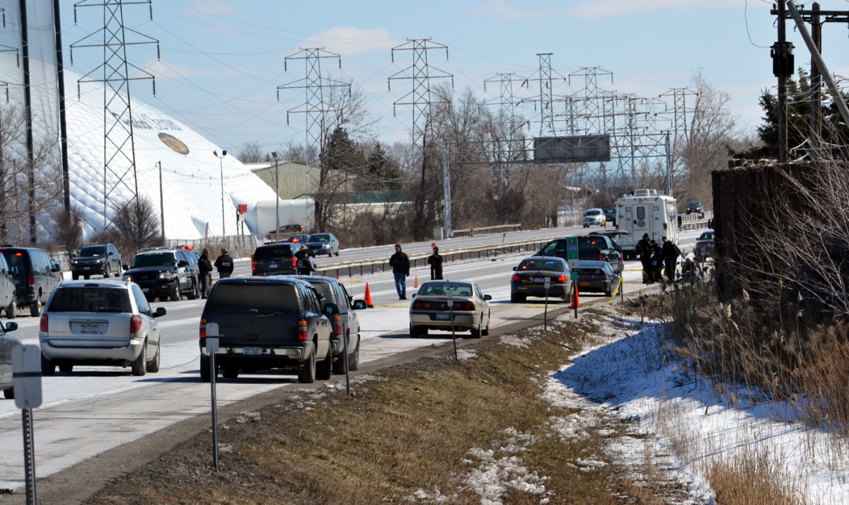 Un muerto y dos heridos tras la colisión de dos vehículos en West Ridge Road, Nueva York