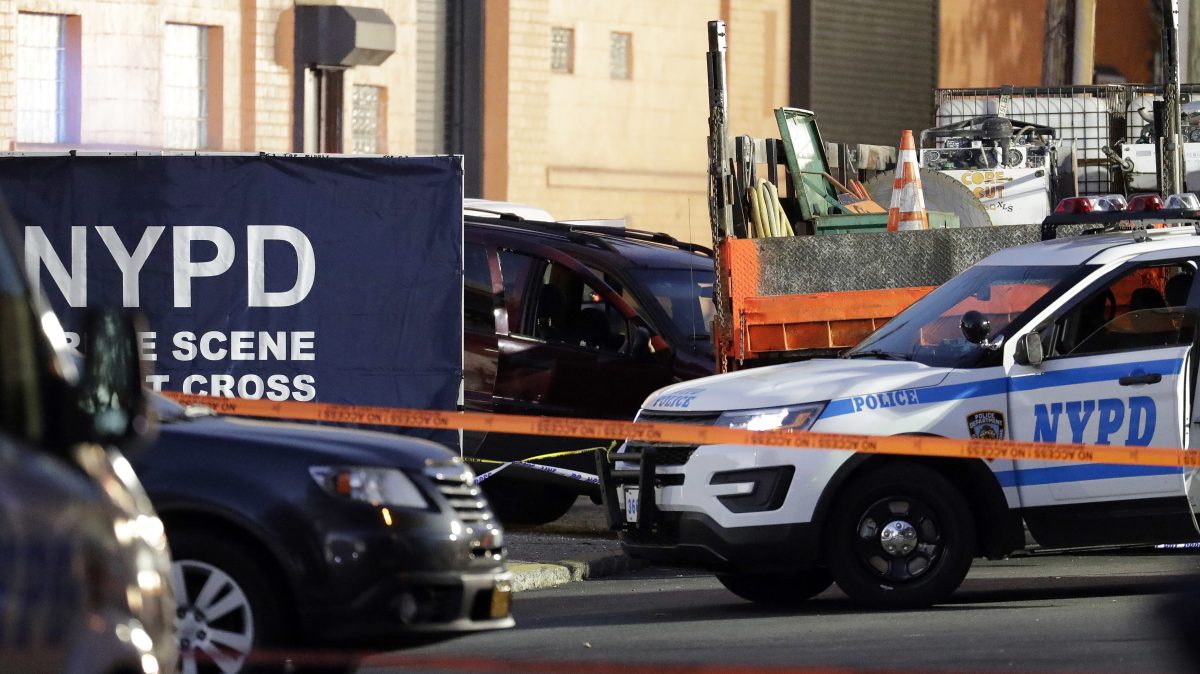 Joven hispano de Queens fue acuchillado en el cuello y asesinado tras una disputa