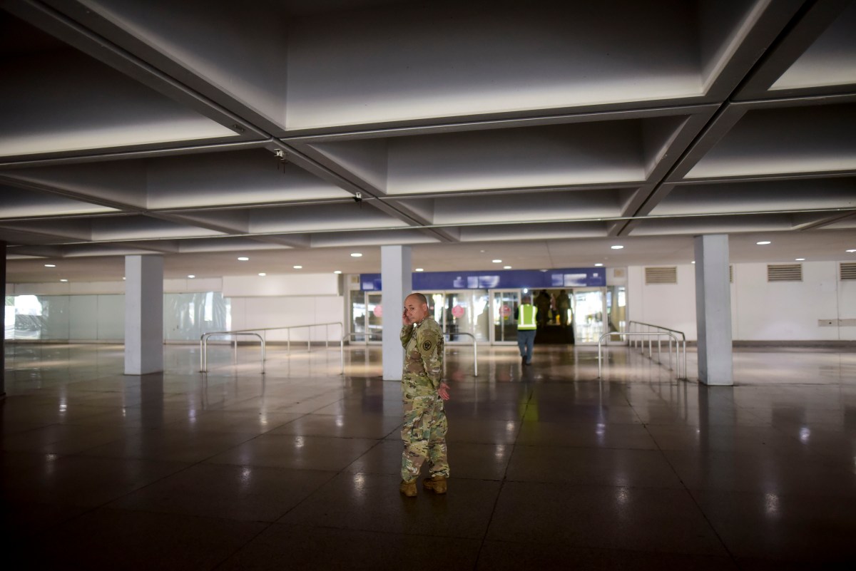 Cientos de vuelos cancelados en Puerto Rico por restricción del espacio aéreo tras captura de Maduro en Venezuela