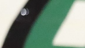 El base de los Golden State Warriors, Stephen Curry (30), avanza con el balón por la cancha ante el base de los Boston Celtics, Marcus Smart (36), durante el segundo cuarto del sexto partido de las Finales de la NBA de baloncesto, el jueves 16 de junio de 2022, en Boston.