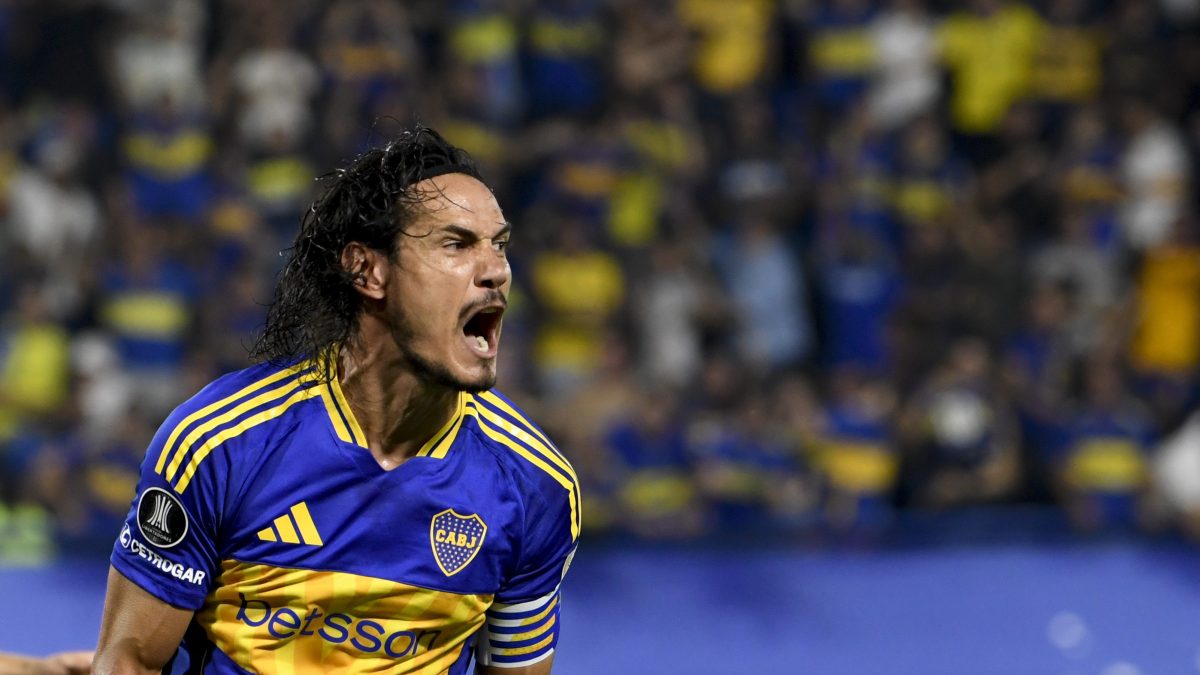 Uruguayo Edinson Cavani causa sensación tras llegar en helicóptero a la pretemporada de Boca Juniors