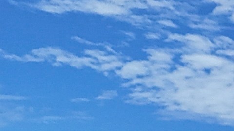 Lancha con migrantes venezolanos en la costa del Pacífico por Panamá