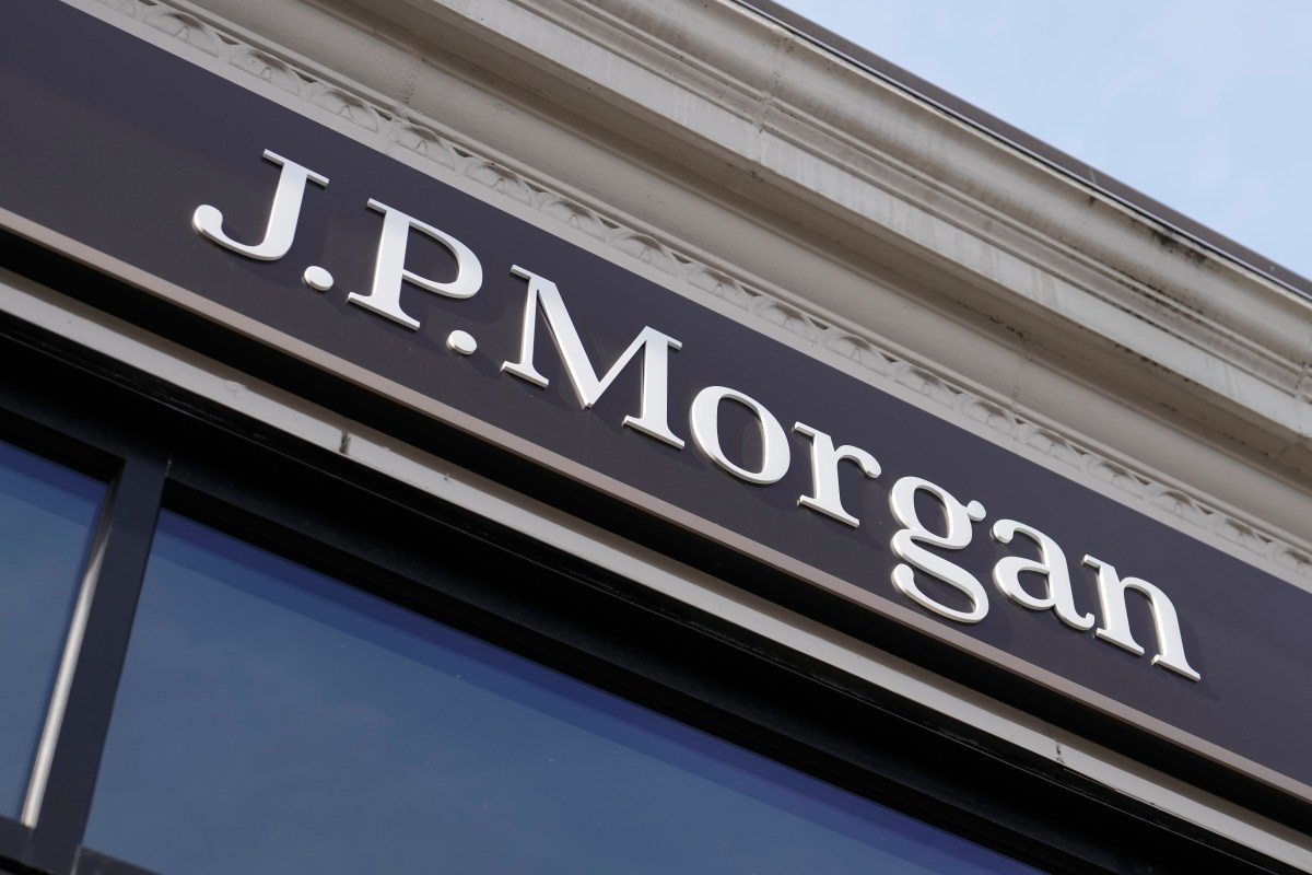 Trump demanda por $5,000 millones a JPMorgan por cierre de cuentas bancarias
