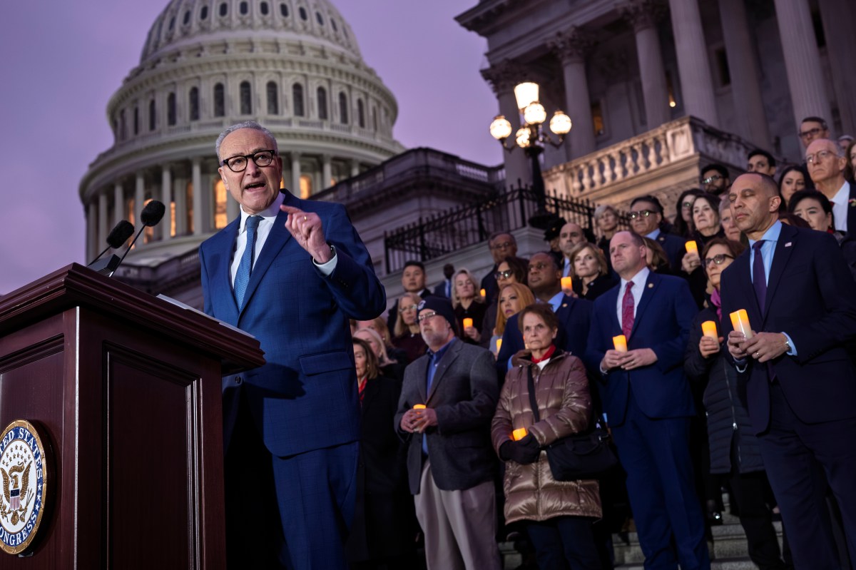 Demócratas desconfían de la operación en Venezuela mientras algunos republicanos celebran