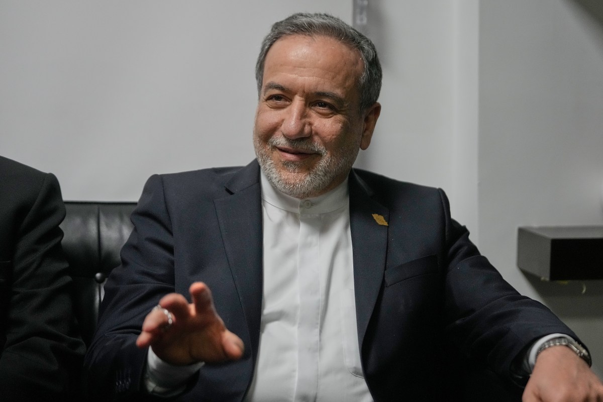 Irán celebra la salida de tropas de EE. UU. de una base en Irak en medio de tensiones