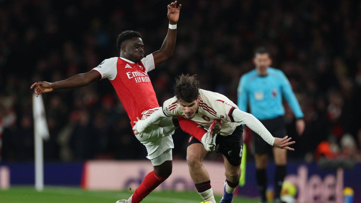 Arsenal empata con Liverpool y refuerza su liderato en la Premier League