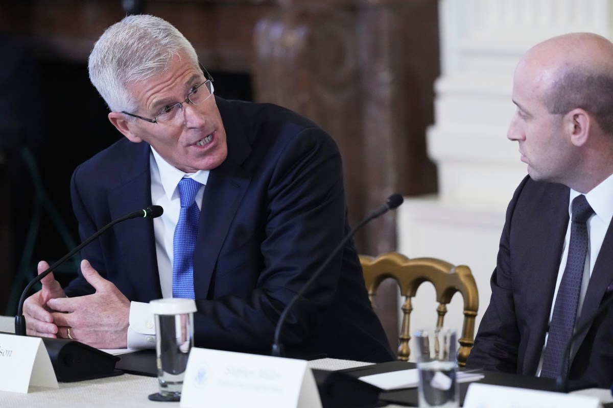 Trump insiste en que petroleras de EE.UU. invertirán unos $100,000 millones en Venezuela