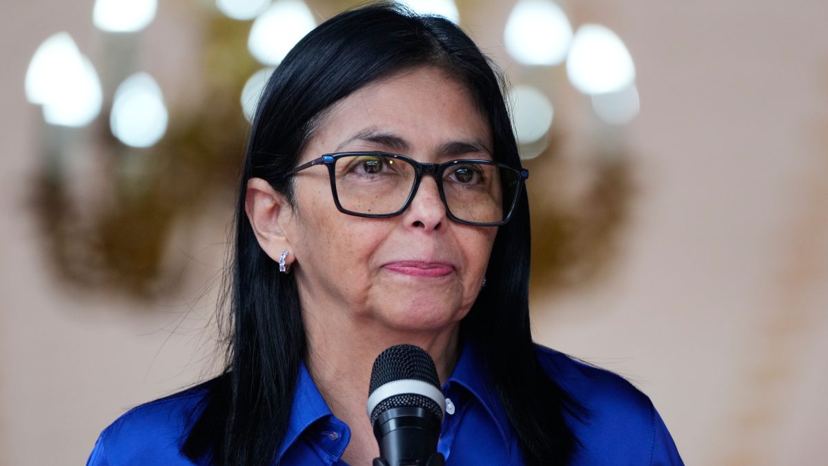 Delcy Rodríguez saca de su gabinete al empresario Alex Saab, aliado de Maduro