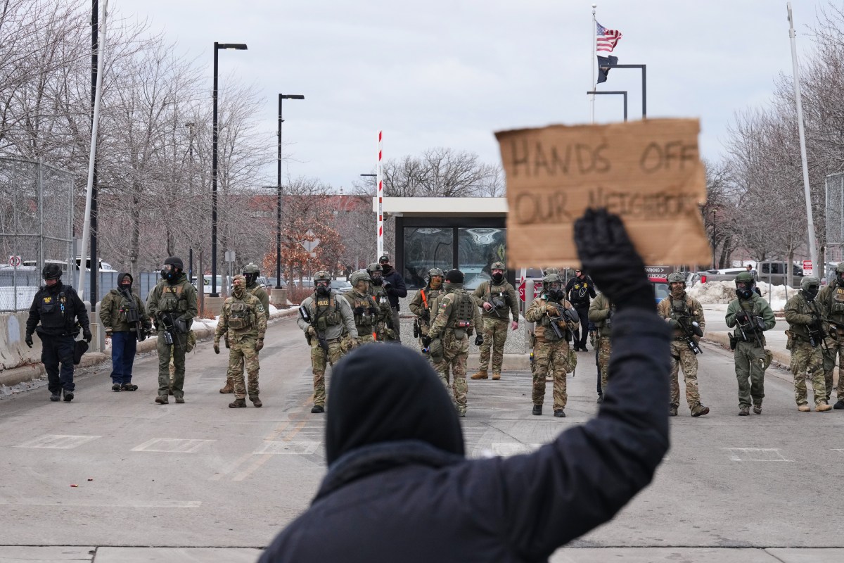 Trump amenaza con invocar Ley de Insurrección en Minnesota si persisten protestas contra ICE