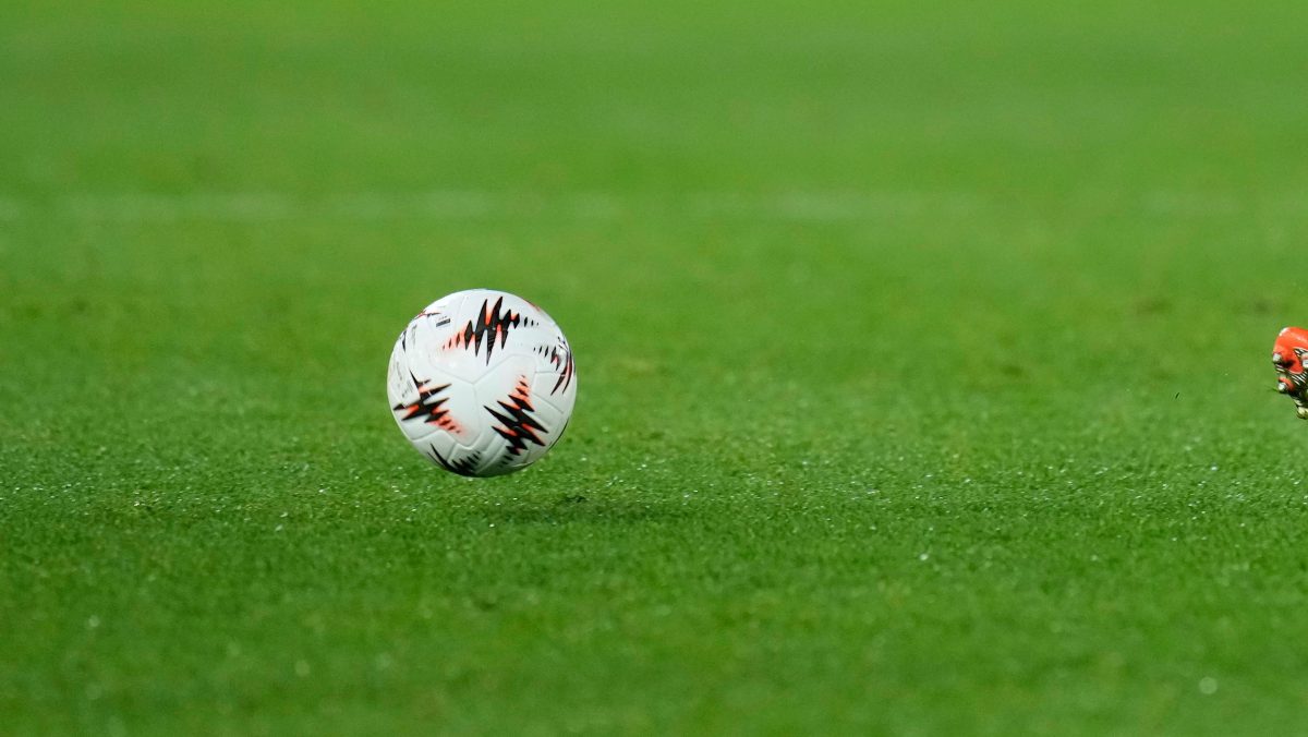 Muere futbolista de 27 años tras sufrir un paro cardiaco en pleno partido en Portugal