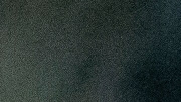 El presidente Donald Trump saluda al salir del Marine One tras llegar al Jardín Sur de la Casa Blanca, el jueves 22 de enero de 2026, en Washington.